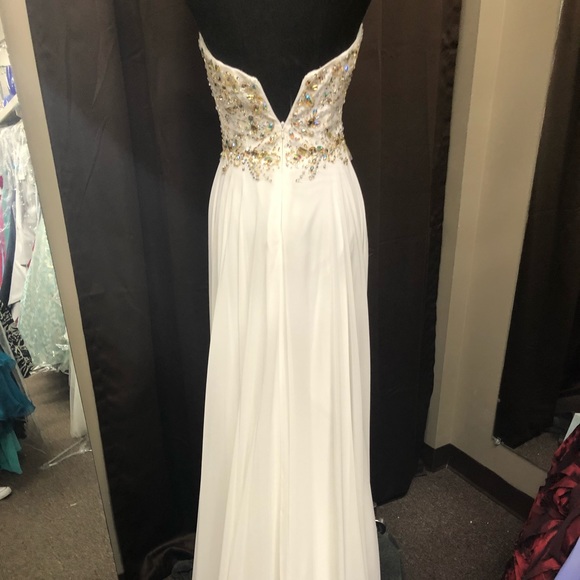 Wow $225 Strapless/straps Ivory Size 6 Pageant . Gown by Envious last reduction - Picture 4 of 16